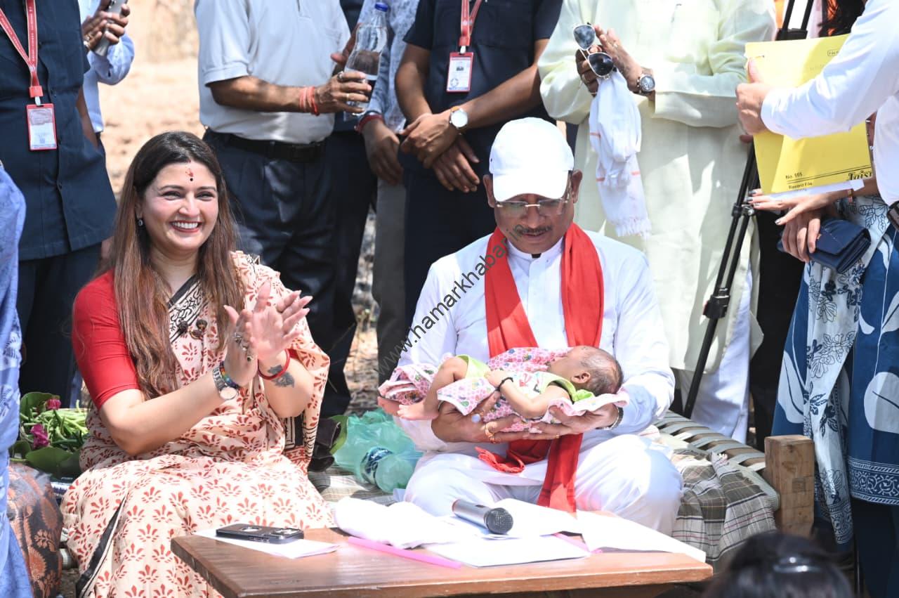सुशासन तिहार 2026 का ऐतिहासिक जनसंपर्क अभियान: पंडरिया विधानसभा के सुदूर वनांचल में मुख्यमंत्री विष्णु देव साय का आत्मीय संवाद, श्रमिकों के साथ अंगाकर रोटी–बोरे बासी भोजन कर जीता दिल, जन चौपाल में समस्याओं का त्वरित समाधान, पीएम आवास हितग्राहियों को गृह प्रवेश और विकास कार्यों की बड़ी सौगात से गूंजा पूरा क्षेत्र